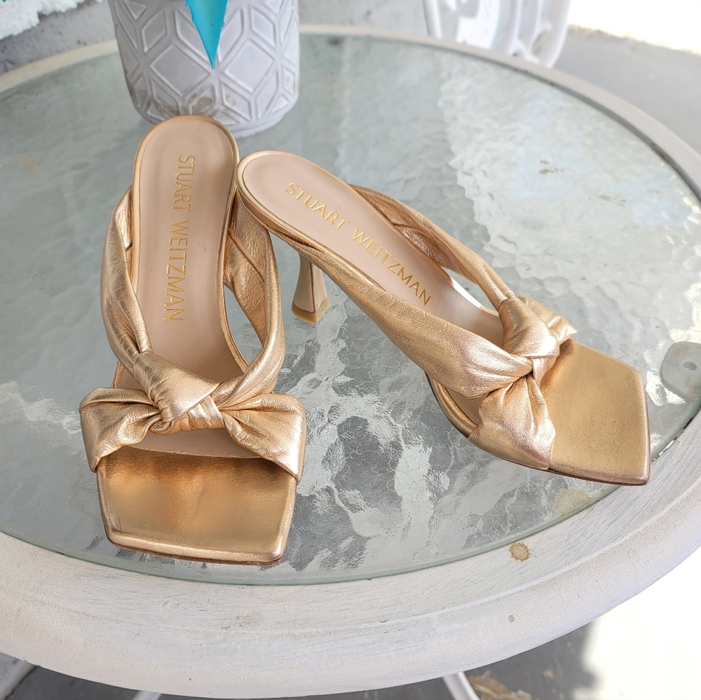Stuart Weitzman Knot Metallic Sandals